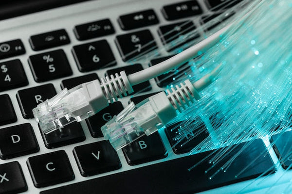 ADSL vs Fiber Internet: Technological Evolution and Application Analysis